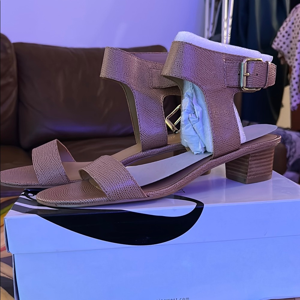 Elegant Tan Heeled Sandals